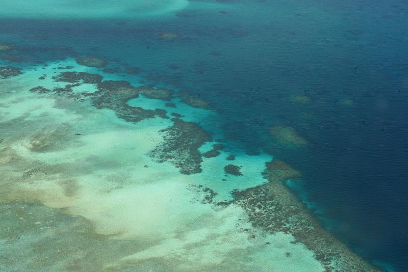 Maldives from the air (44).jpg